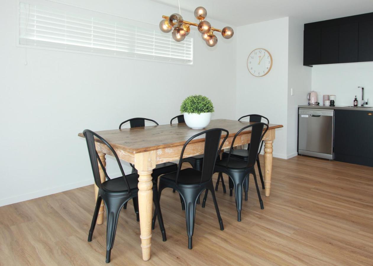 3 - Sunny Brand New House Villa Wanaka Exterior foto