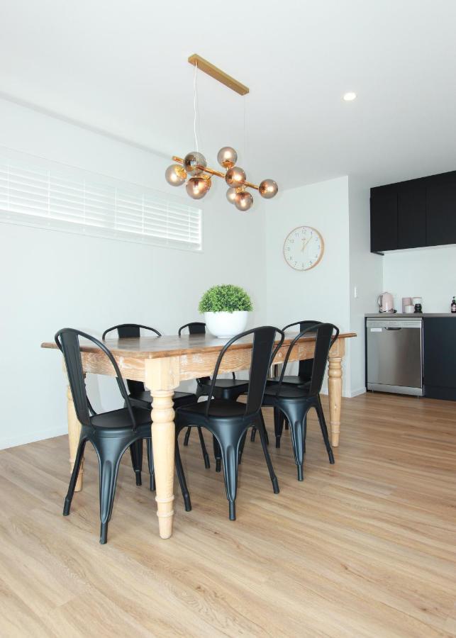 3 - Sunny Brand New House Villa Wanaka Exterior foto