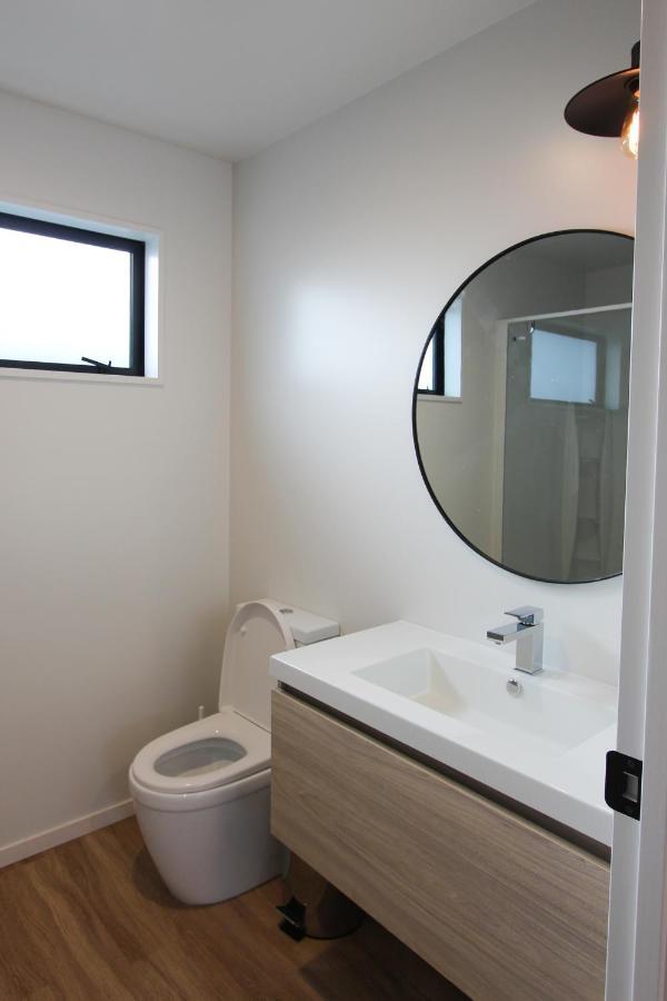 3 - Sunny Brand New House Villa Wanaka Exterior foto