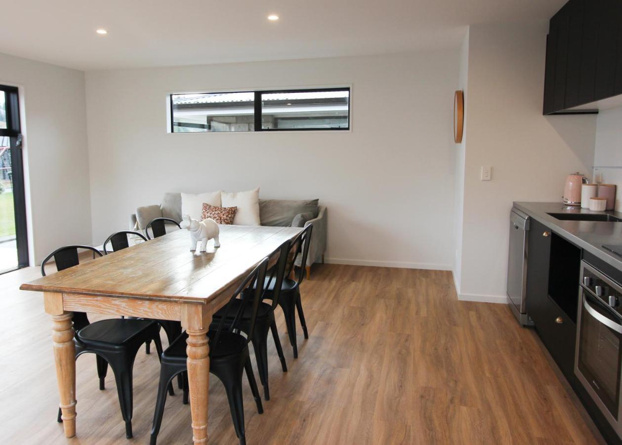 3 - Sunny Brand New House Villa Wanaka Exterior foto